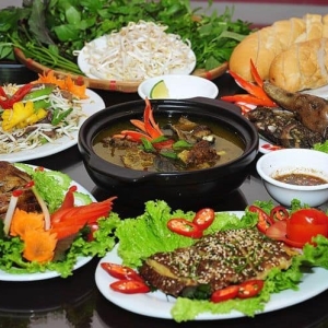 dich-vu-dat-tiec-sinh-nhat-cong-ty-tron-goi